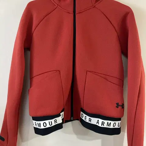 언더아머 후드 집업