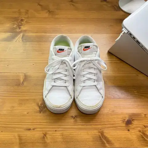 나이키 - 코트 레거시 넥스트 네이처 (화이트,블랙,볼트), 240m