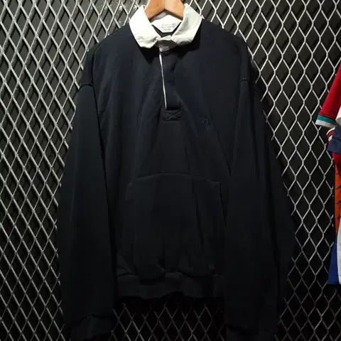 라퍼지스토어 카라넥 맨투맨 L