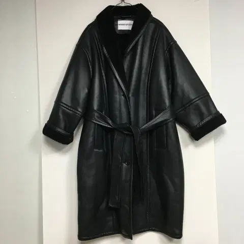 스탠드스튜디오 벨티드 롱 무스탕 코트 36