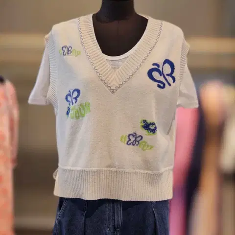 SISLEY 시슬리 자수 니트조끼 F