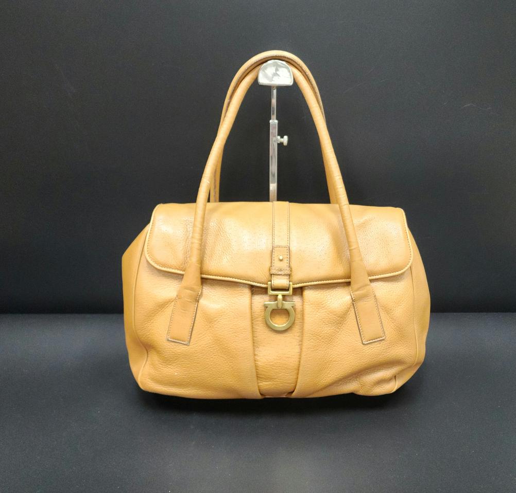 정품 페라가모 숄더백 완전튼실가죽 상태양호