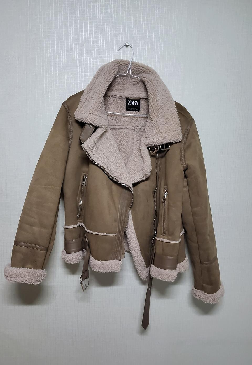 자라 여성 스웨이드 무스탕 자켓 max30.여성55정도.