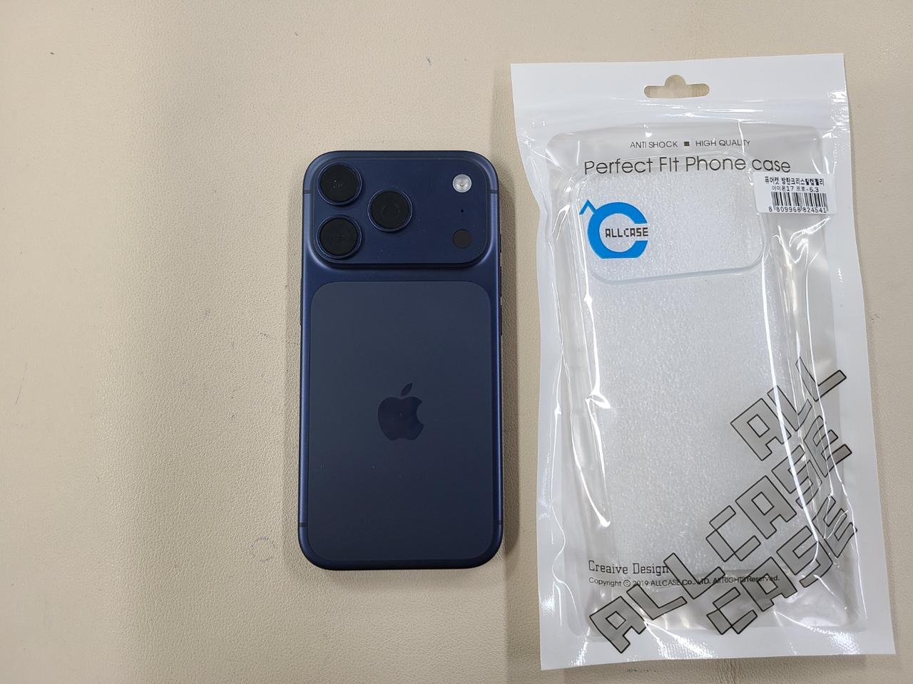 아이폰17프로 256기가 밧데리100프로 무기스 무찍힘 상태최상 ^^