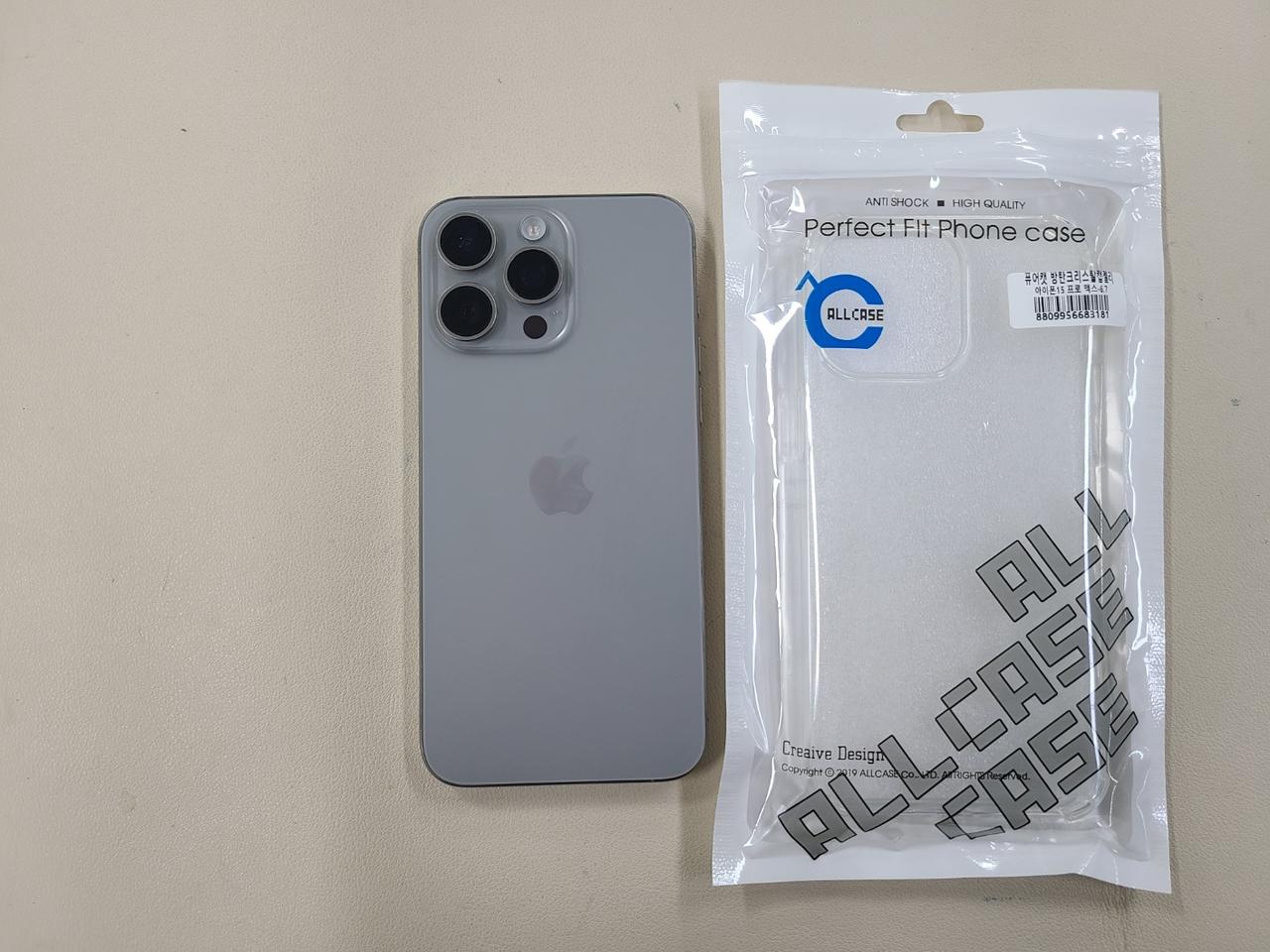 아이폰15프로맥스 256기가 무기스 무찍힘  상태최상 ^^