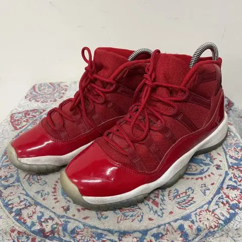나이키 조던 11 레트로 원라이크96 짐레드 농구화 230 E01557
