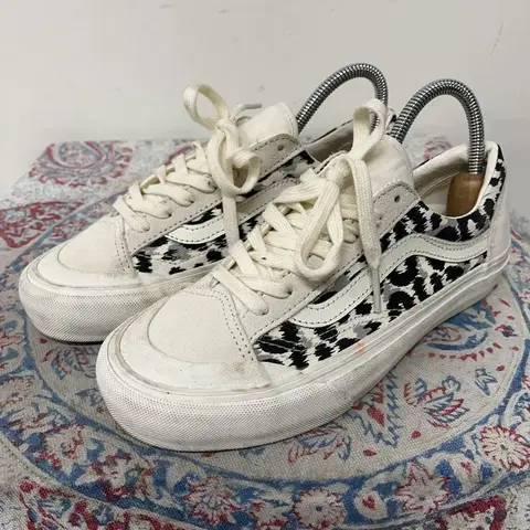 반스 스타일 36 데콘 SF 레오파드 스니커즈 225 E01494