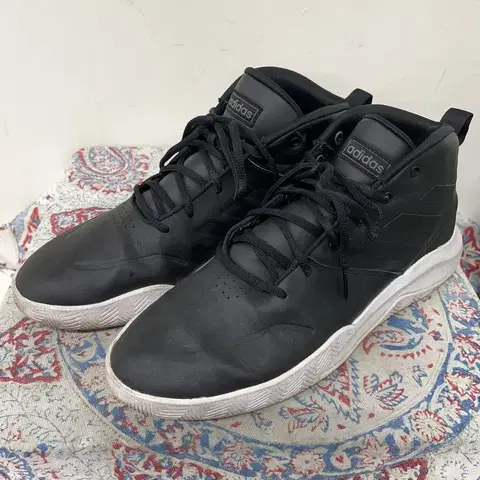 아디다스 오운 더 게임 농구화 스니커즈 295 E01560