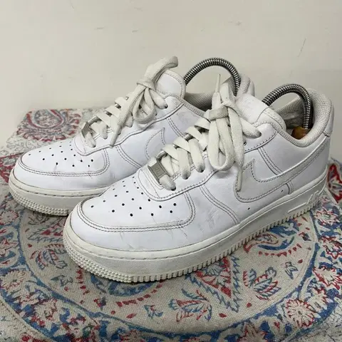 나이키 에어포스1 07 올백 스니커즈 245 E01542