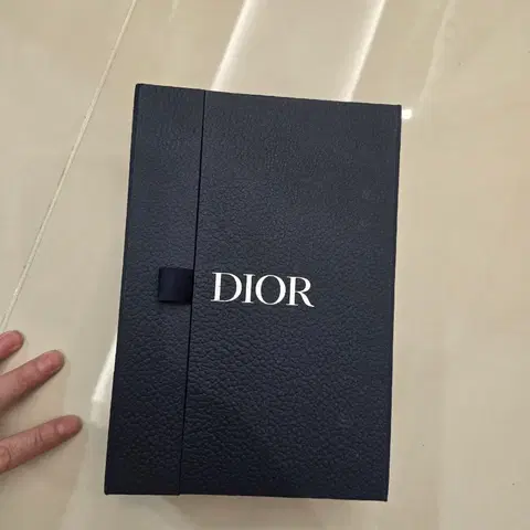 디올 옴므 선물 포장 박스 네이비 벨트 타이 스카프 등등