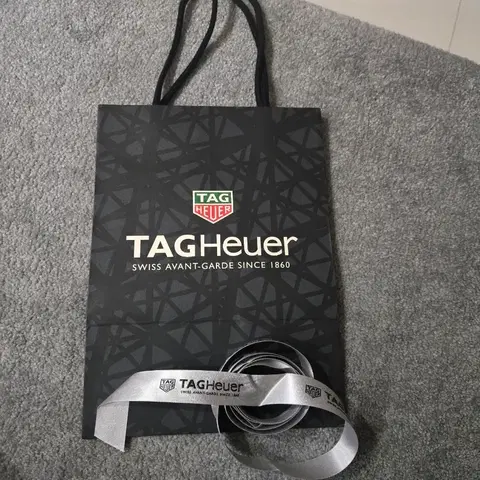 태그호이어 쇼핑백 + 리본 세트