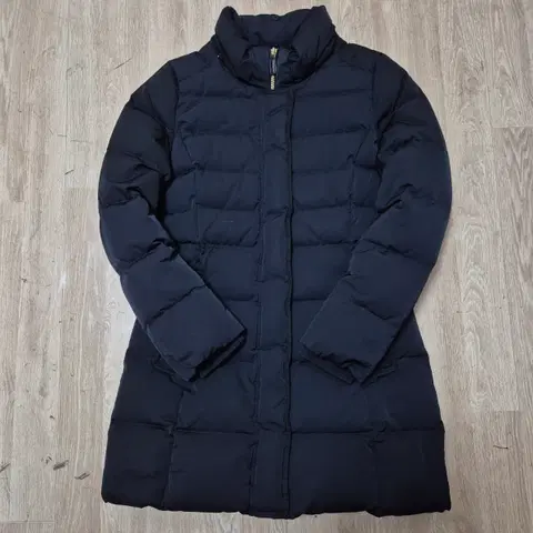 헤지스 여성 프리미엄 구스다운 세미 롱패딩 점퍼