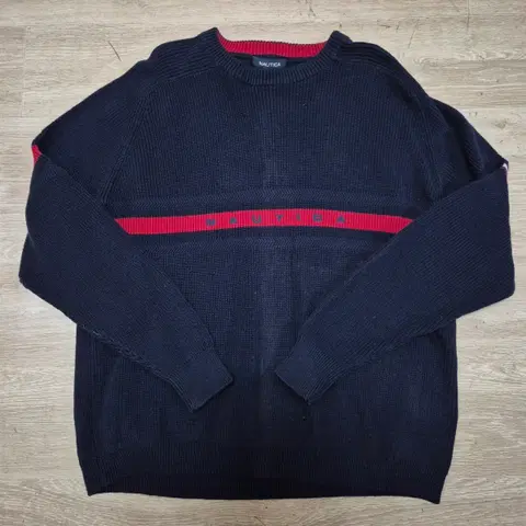 노티카 로고 라인 라운드 니트