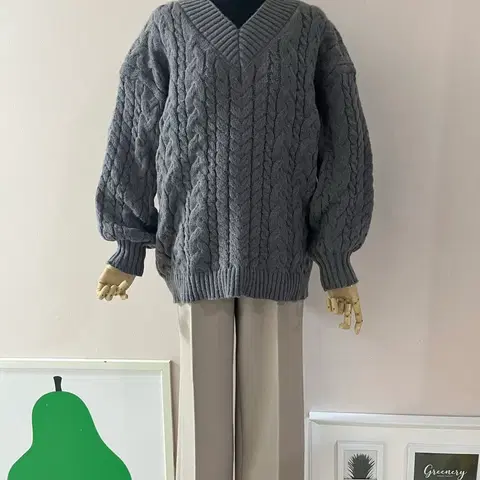 차콜트위스트브이넥니트