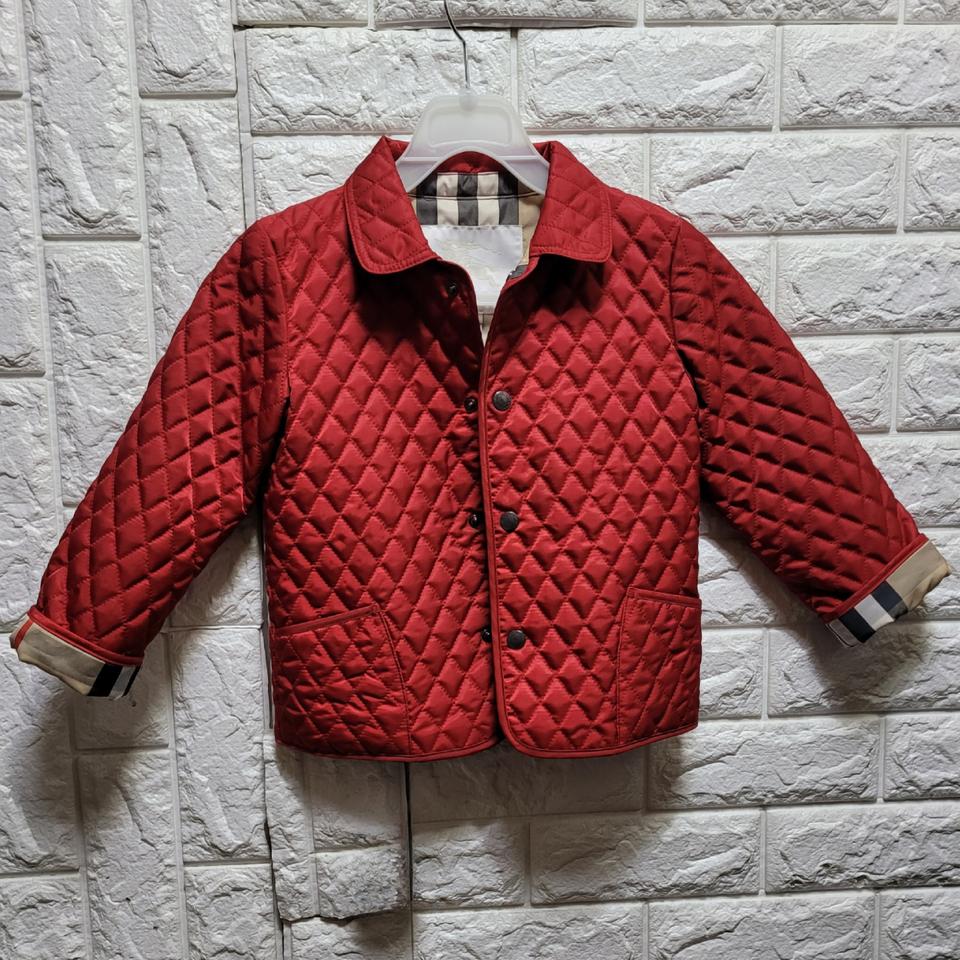 버버리 키즈 레드 퀼팅 자켓 3Y