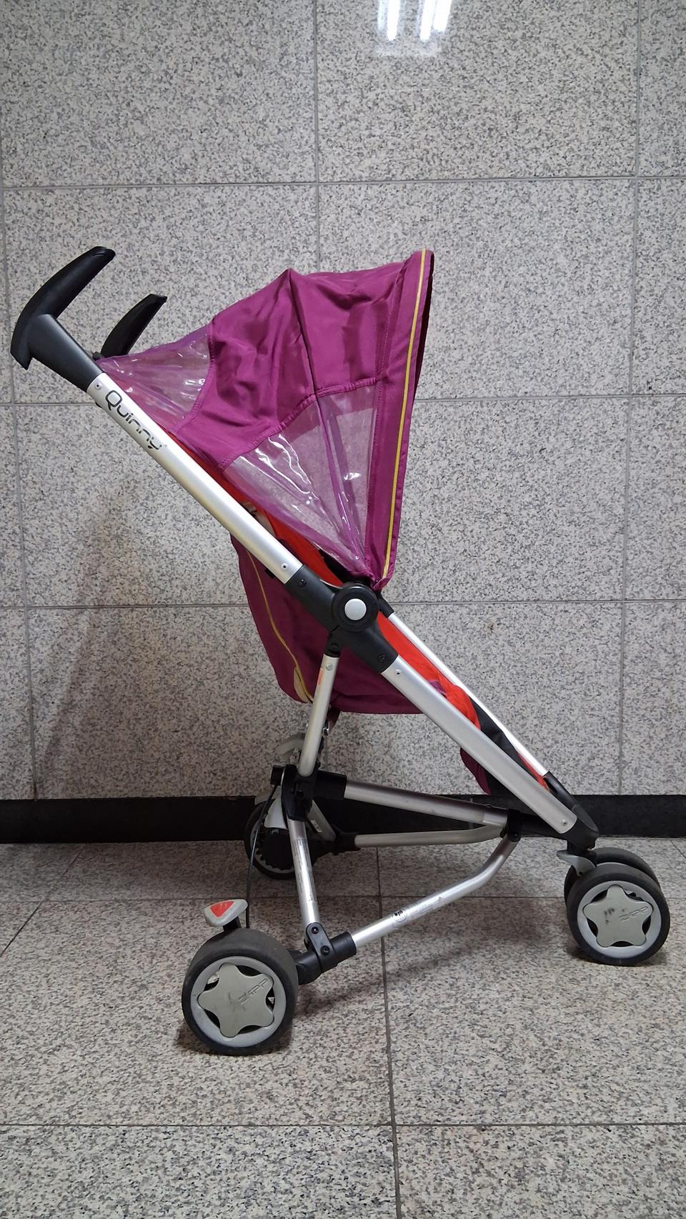 네덜란드산 최고급 명품 초경량 기내반입 유모차 퀴니.  쏙 접혀서 전용가