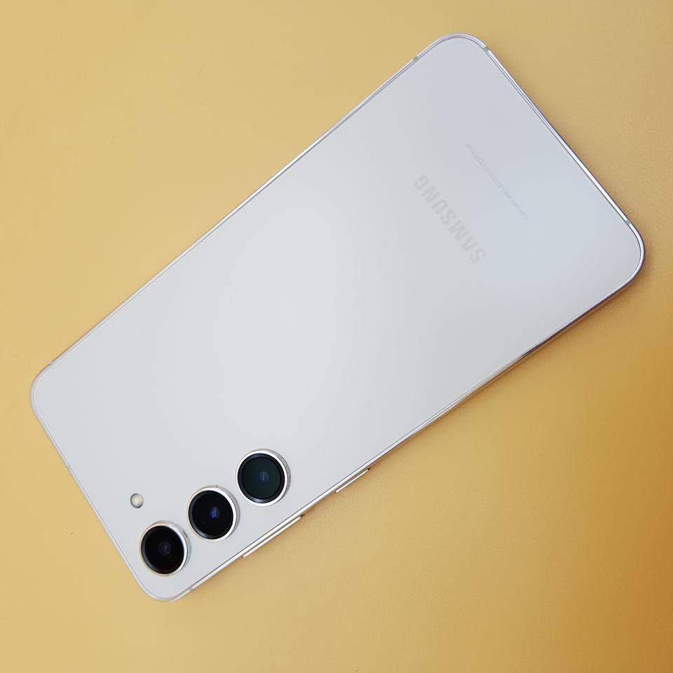 [리퍼급]갤럭시S23 최상급컨디션 256G 화이트 공기계 중고폰