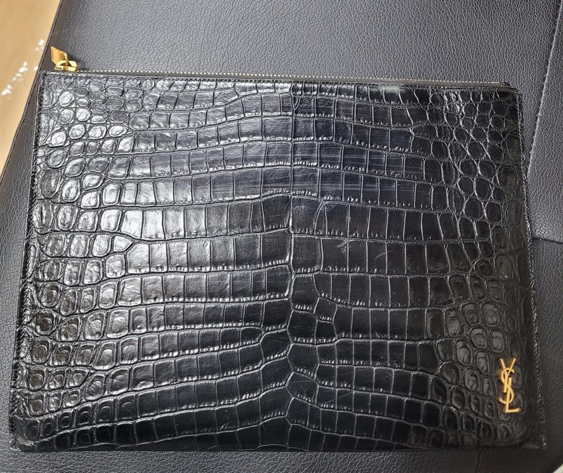 생로랑 크로커다일 클러치백