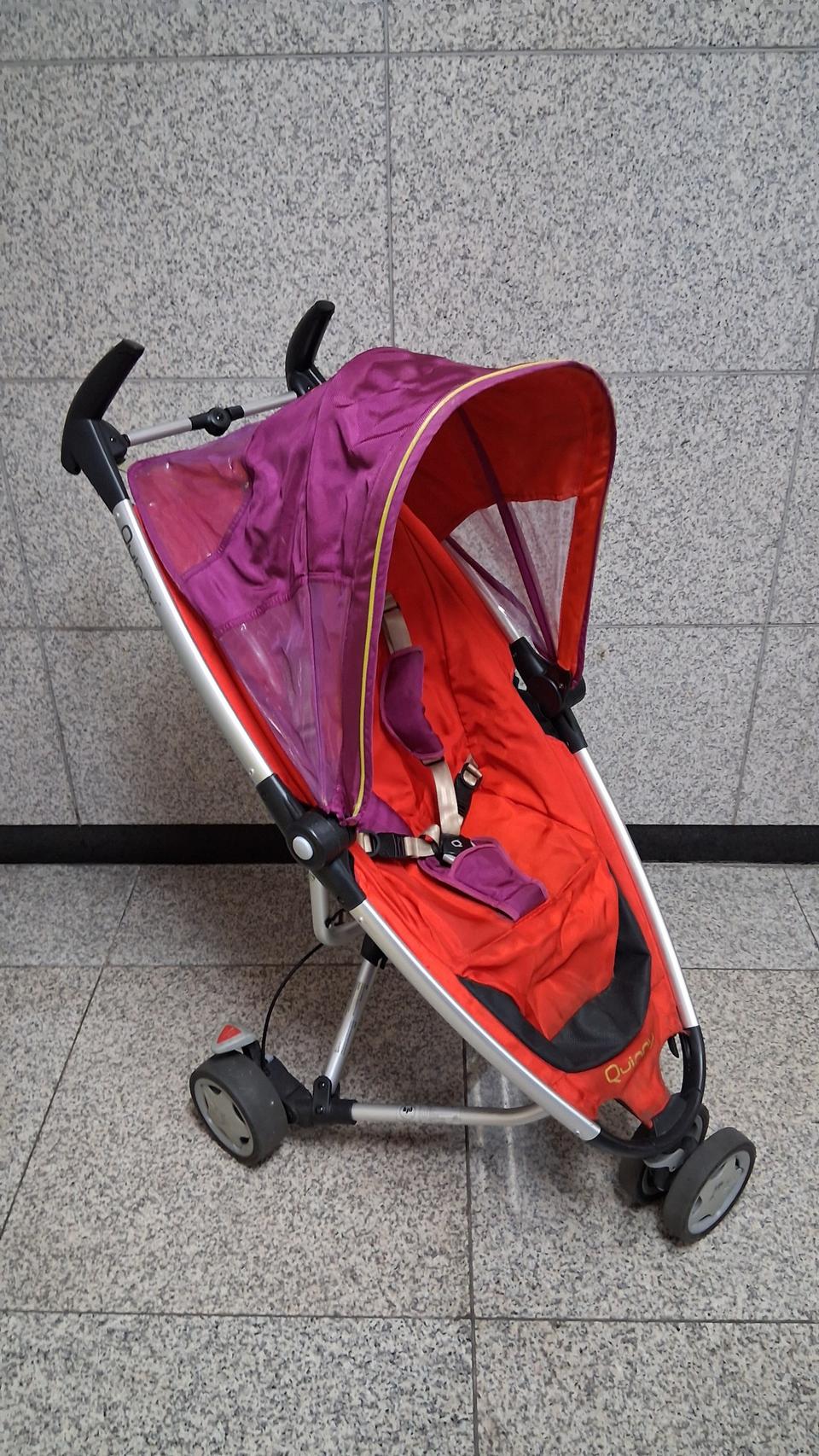 네덜란드산 최고급 명품 초경량 기내반입 유모차 퀴니.  쏙 접혀서 전용가