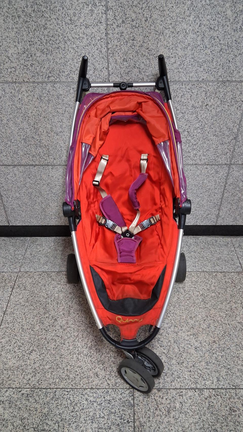 네덜란드산 최고급 명품 초경량 기내반입 유모차 퀴니.  쏙 접혀서 전용가