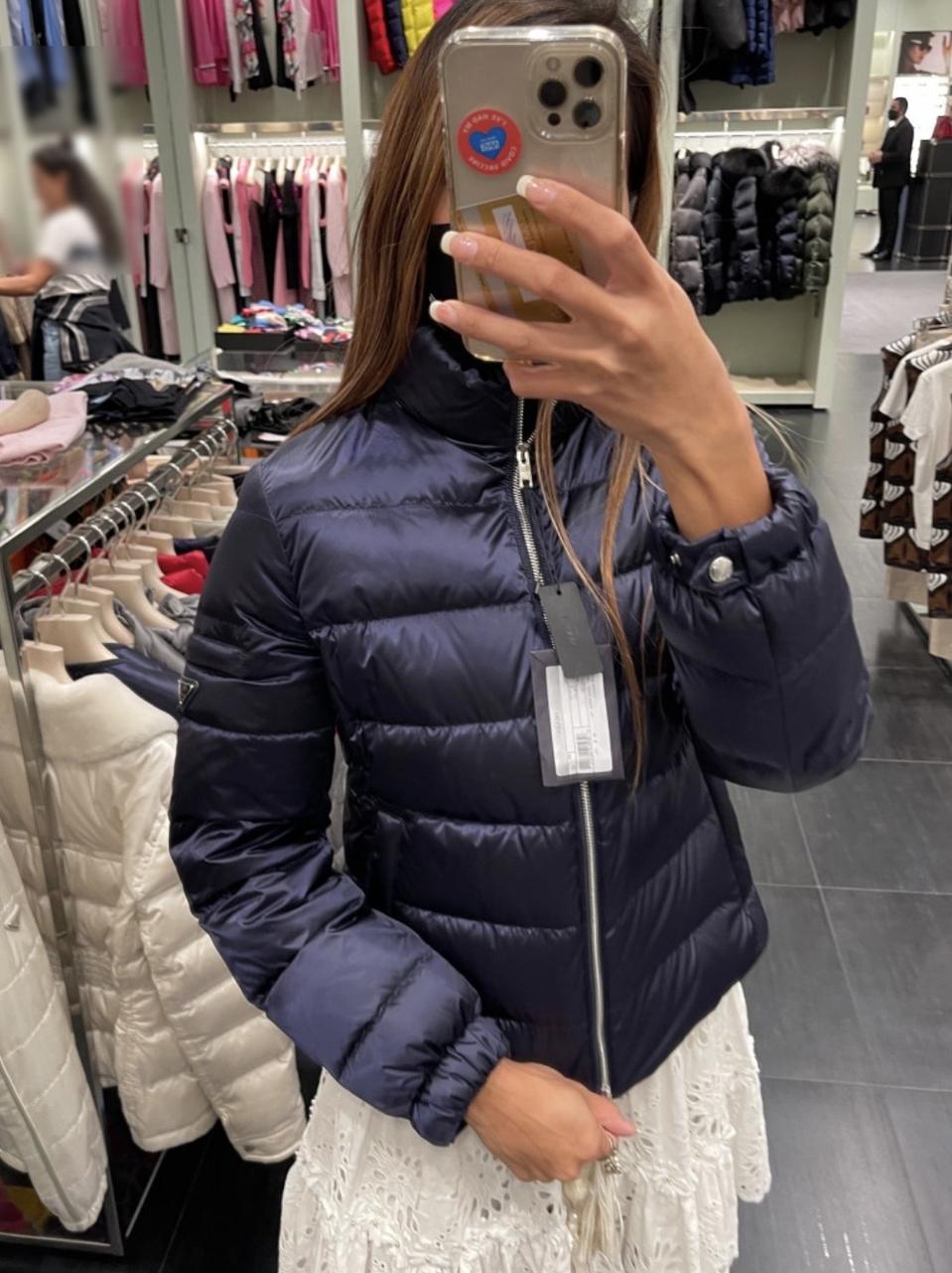 <정품> 새상품> 프라다 삼각로고 구스다운 패딩 <블랙>