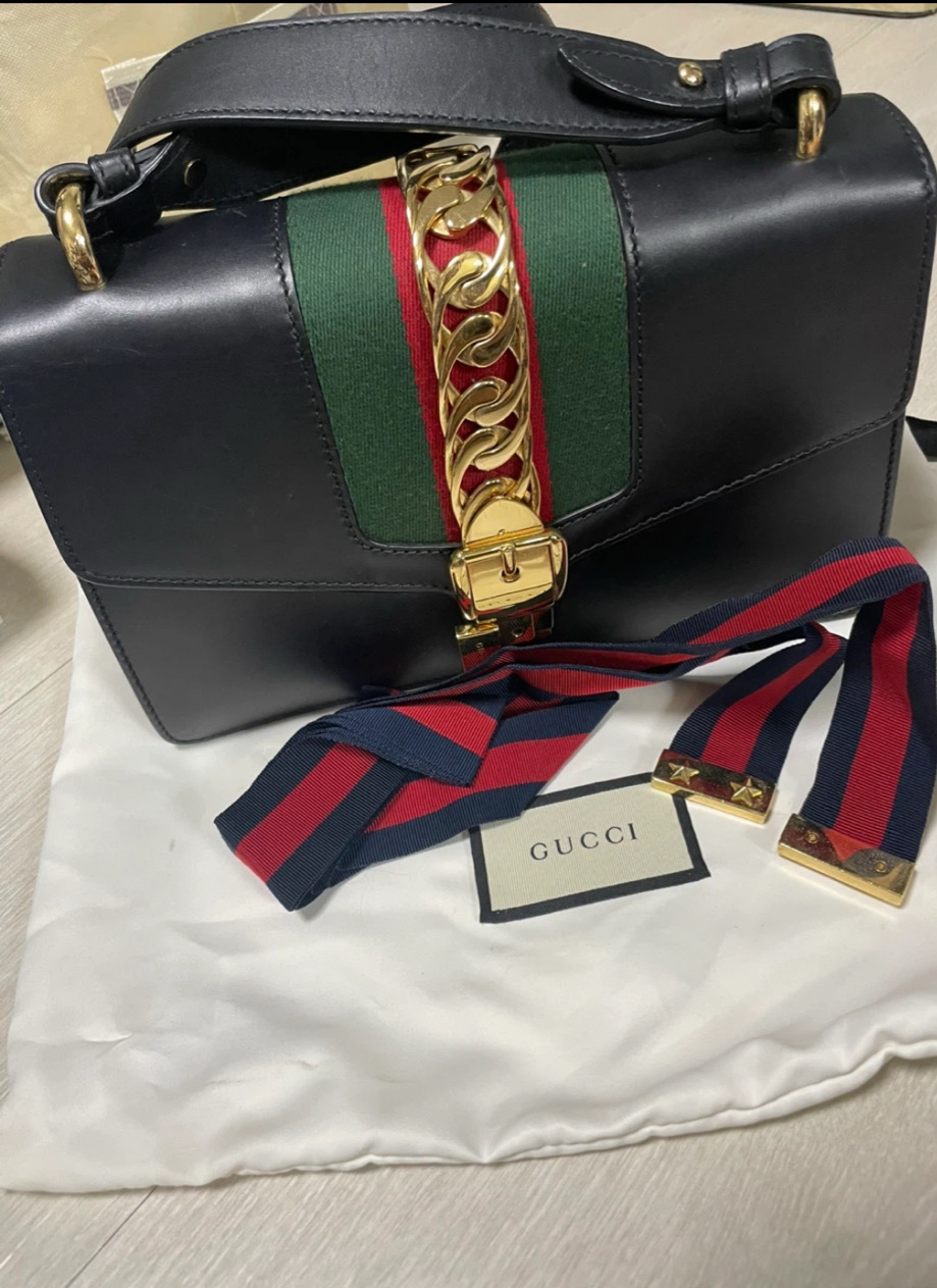 구찌 실비백 미디움