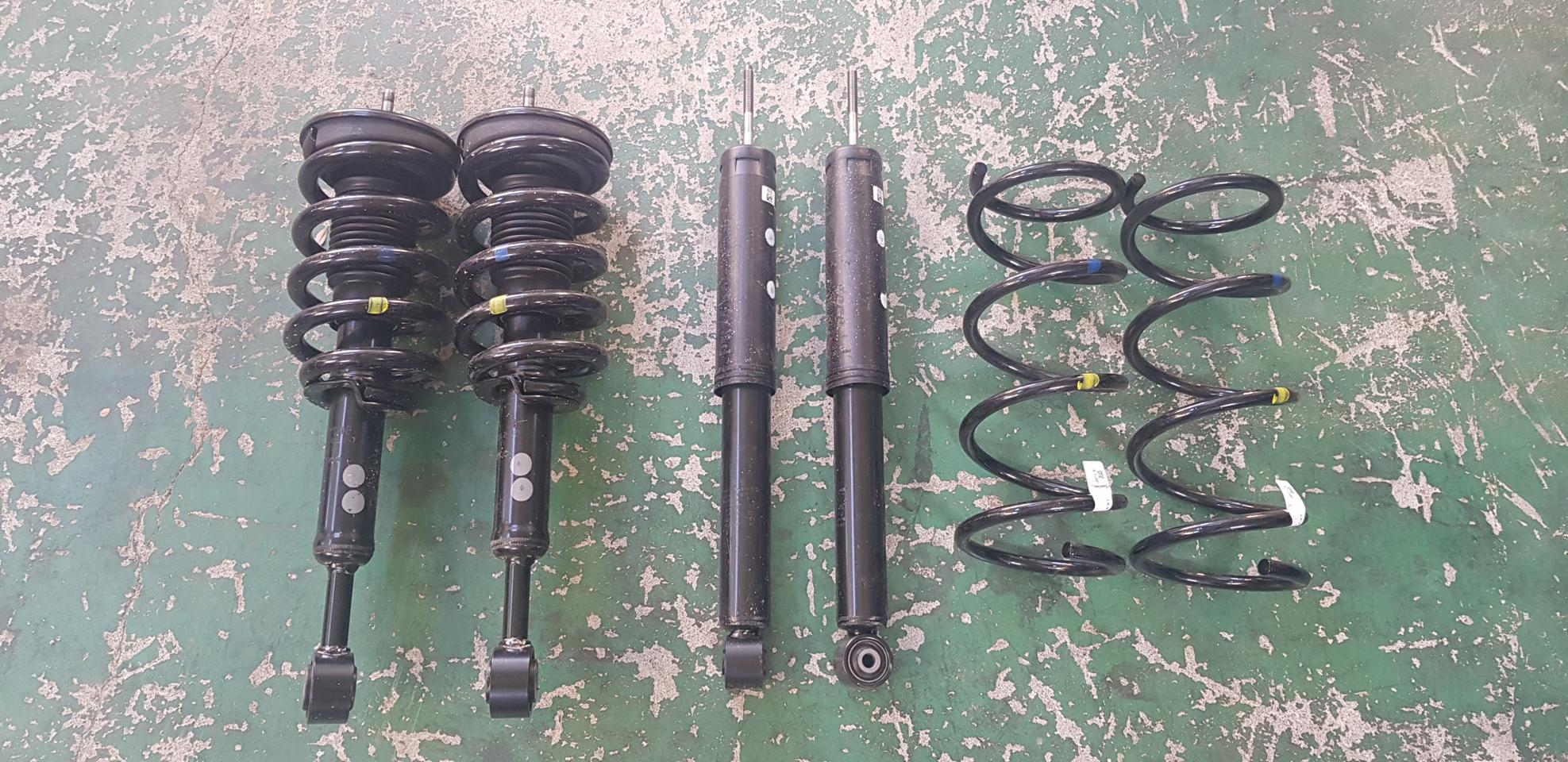 렉스턴스포츠 쿨맨 쇼바세트 4륜 순정 25년식 신차탈거 보관 팝니다