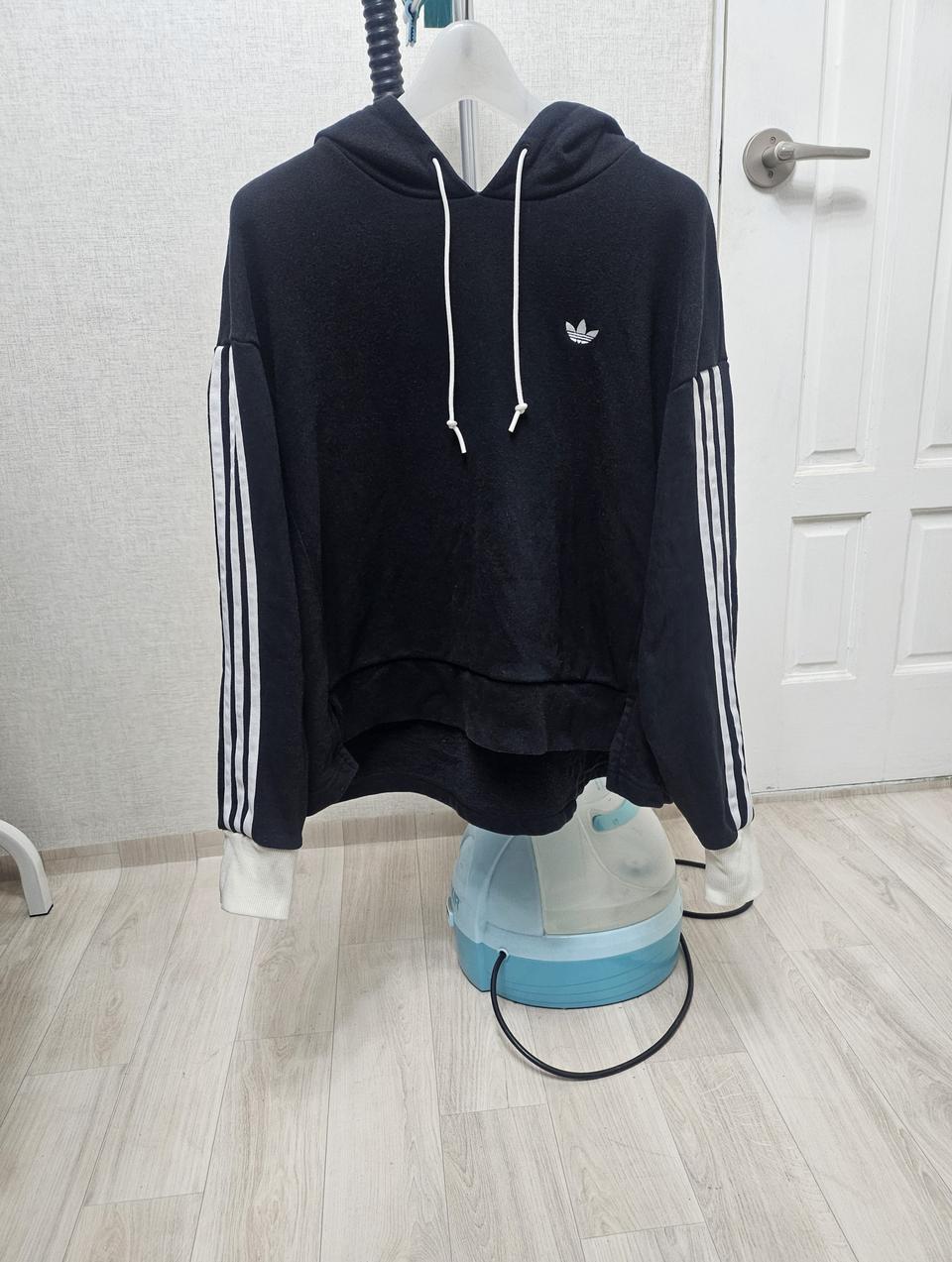 (85~90)XS☆초희귀☆아디다스 파이어버드 크롭오버핏백자수[검흰]후드티