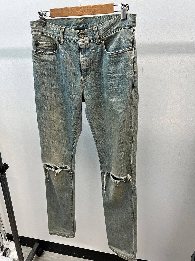 29) 생로랑 디스진