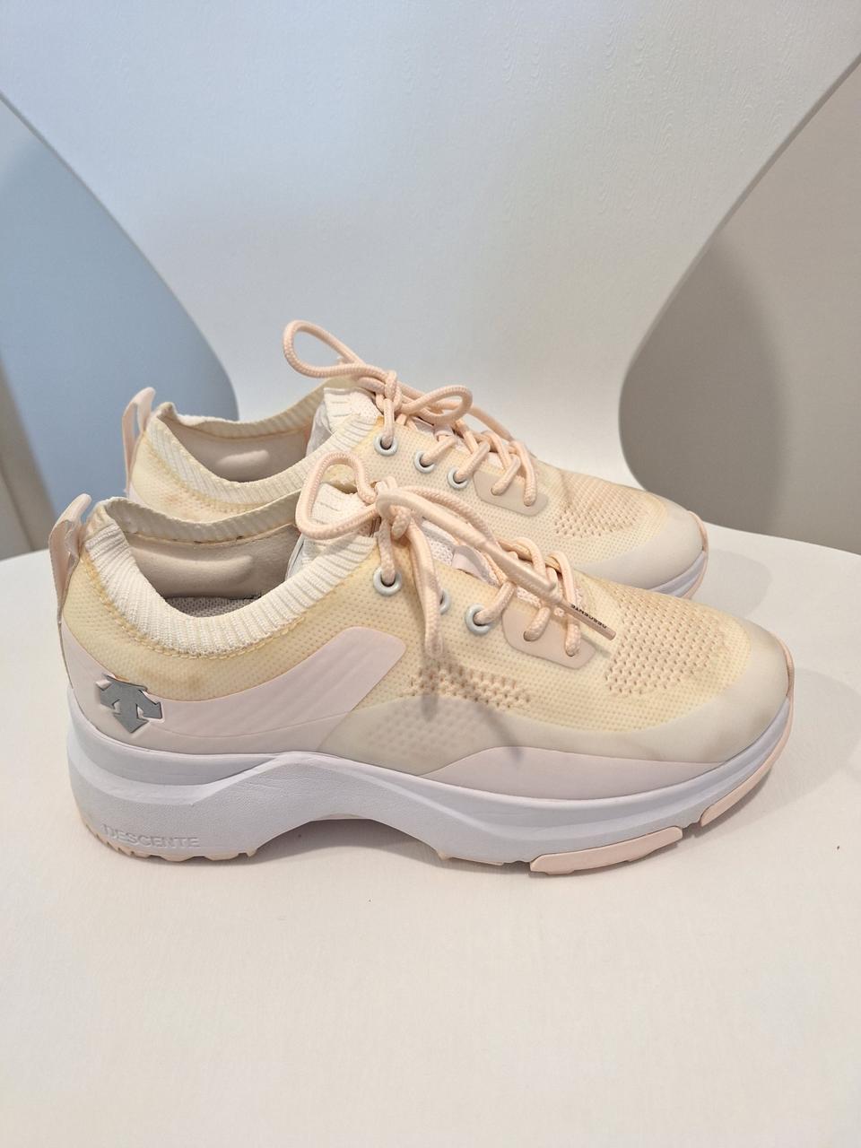 데상트 여성 골프화