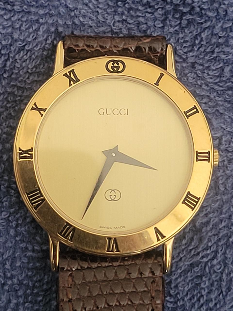 GUCCI 구찌 남성쿼츠 시계
