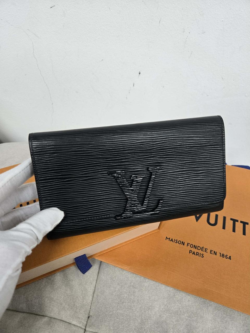 [정품][A급] 루이비통 앙프렝뜨 카퓌신 장지갑