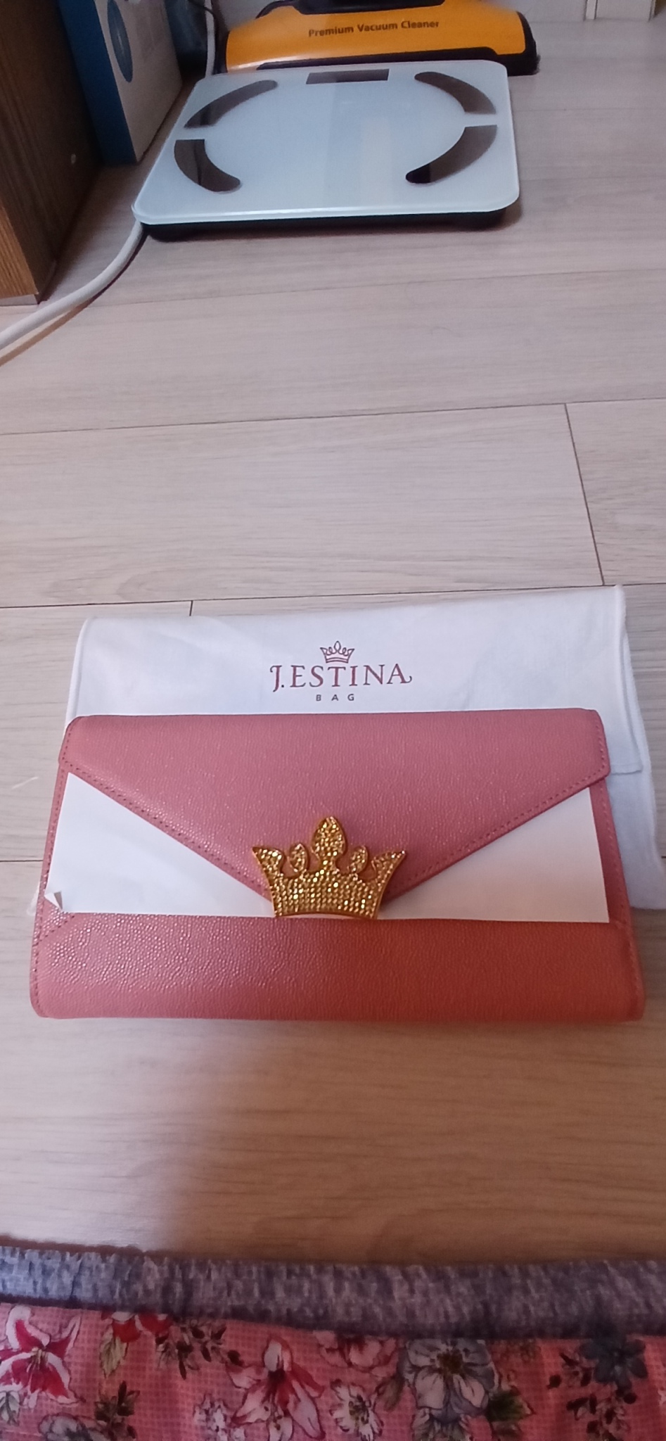 제이에스티나 장지갑(크로스백 겸 클러치백 가능)