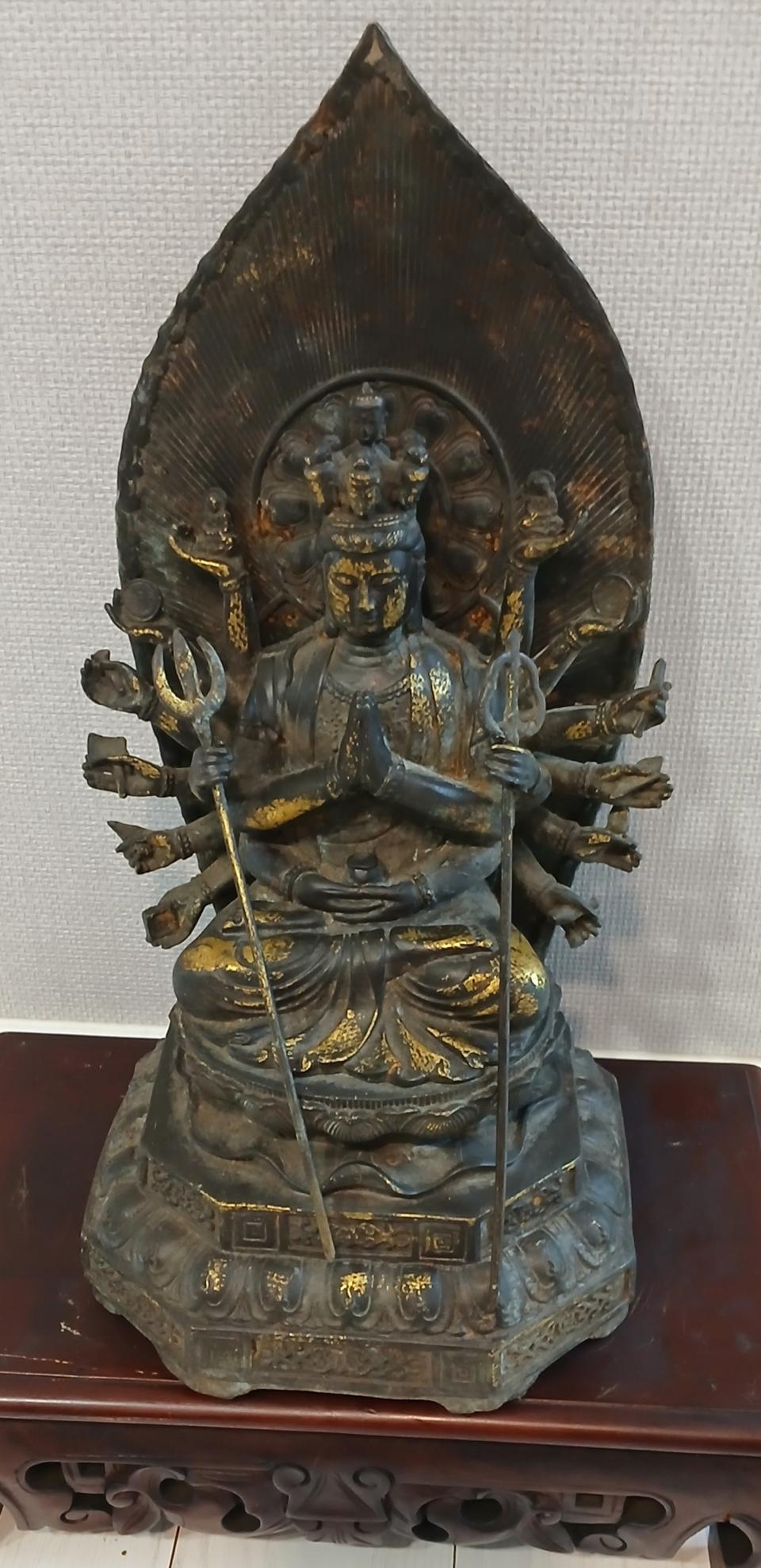 동개금천수관음불상