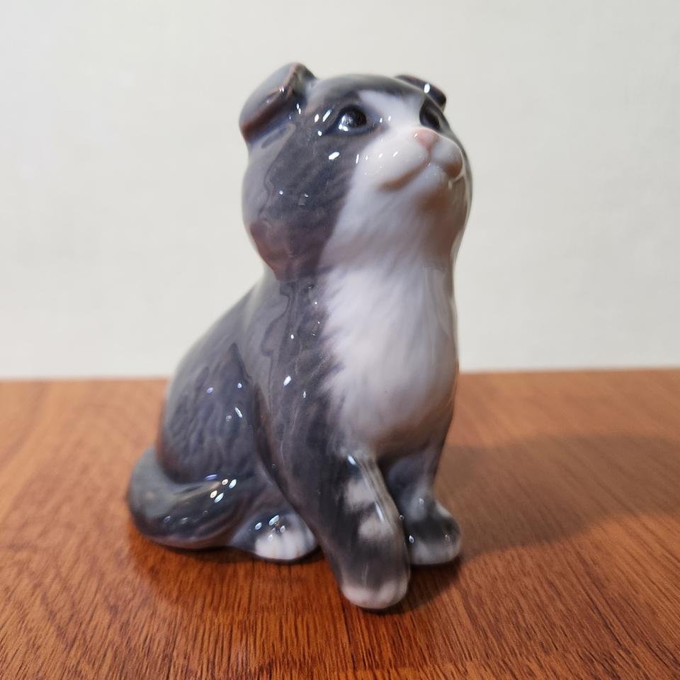 1889~1922년에 제작된 덴마크 로얄코펜하겐 "고양이" 피겨린.
