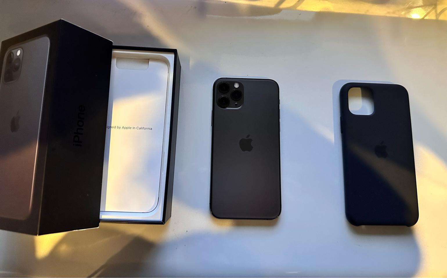아이폰 11프로 256GB 풀박 새상품급
