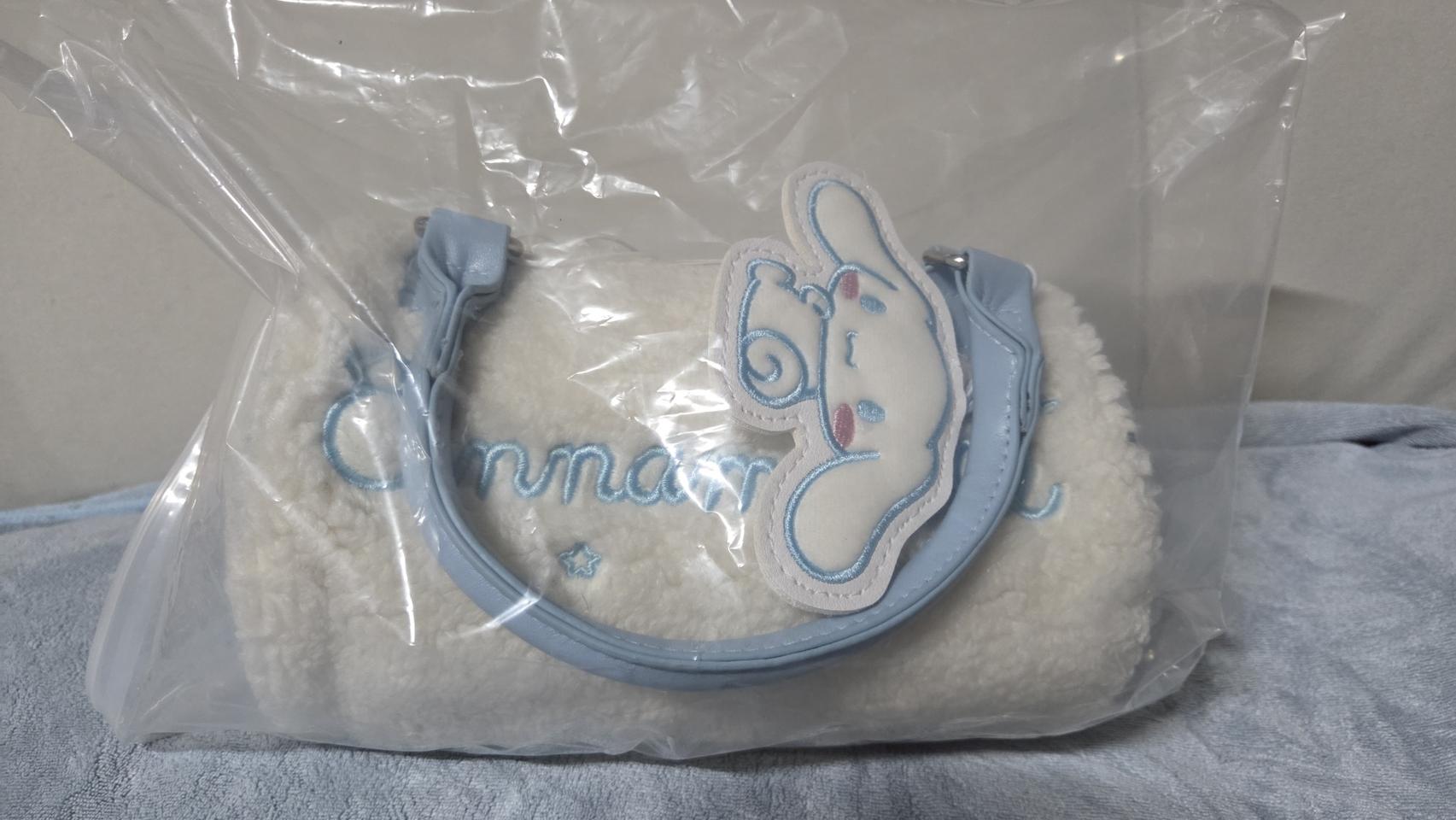 산리오 시나모롤 뽀글이 크로스백