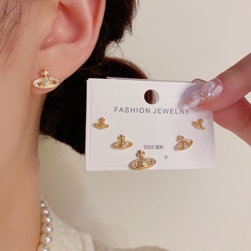 비비안웨스트우드 골드 귀걸이