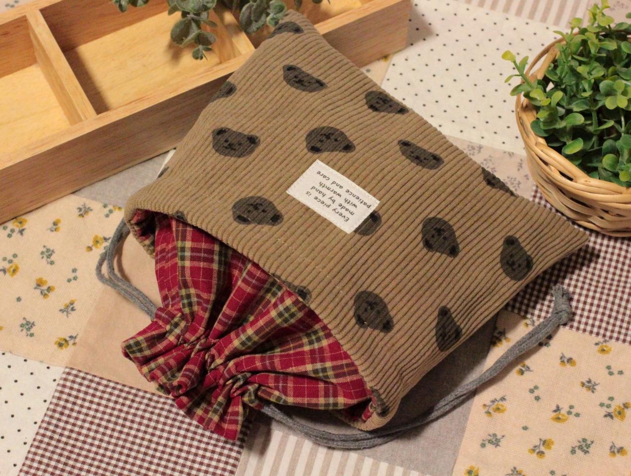 핸드메이드 곰무늬 스트링 파우치