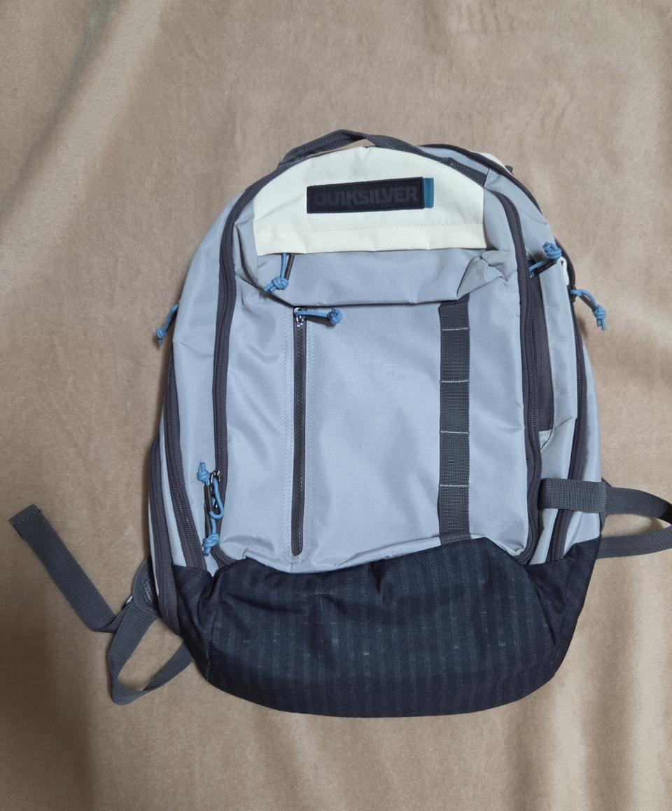 퀵실버 백팩