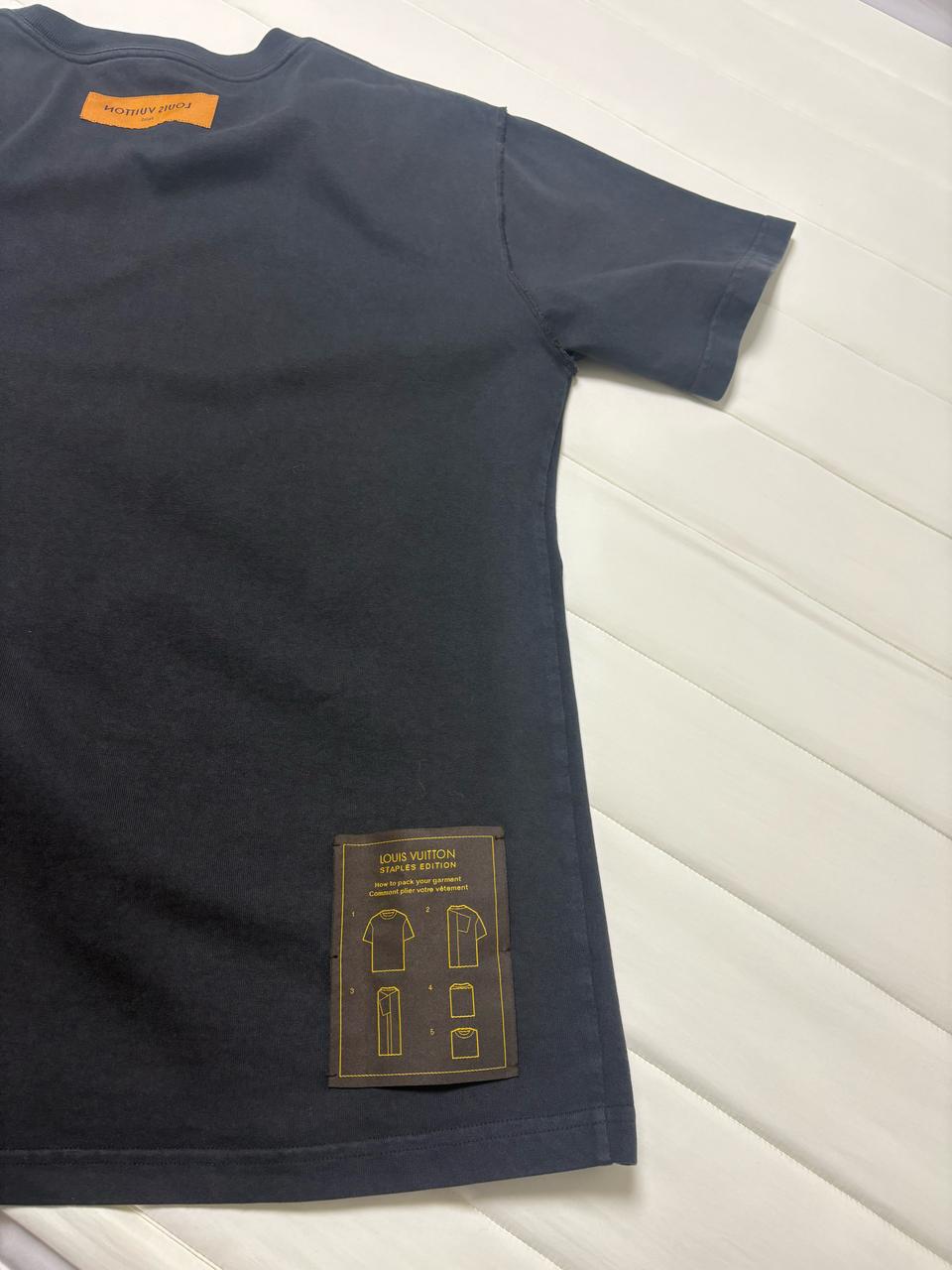 루이비통 스테이플 에디션 블랙 티셔츠 새상품급