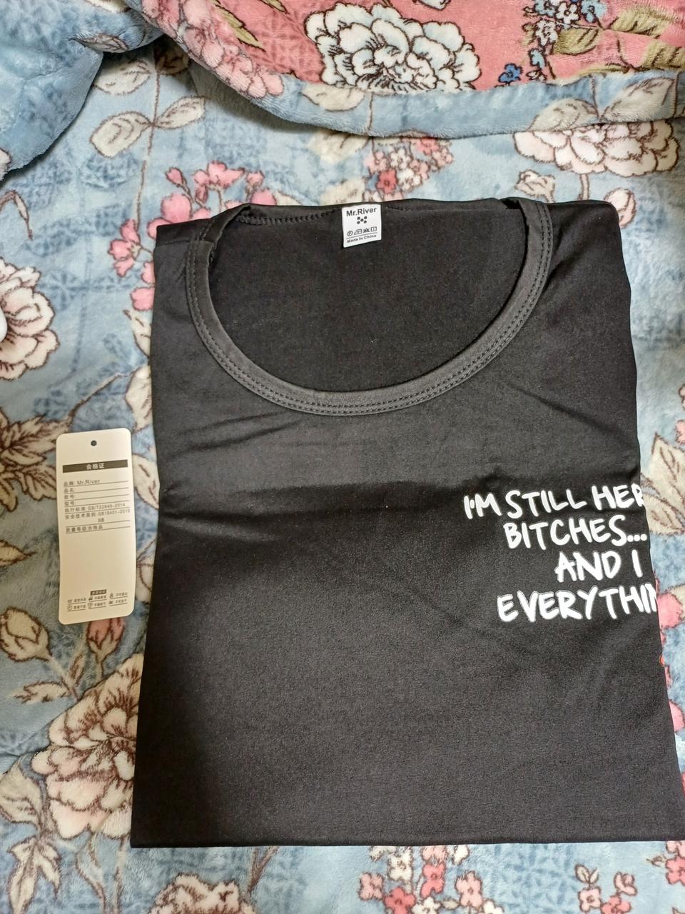 Mr. River 검정 티셔츠(대략 100사이즈 정도) 새거 판매합니다.