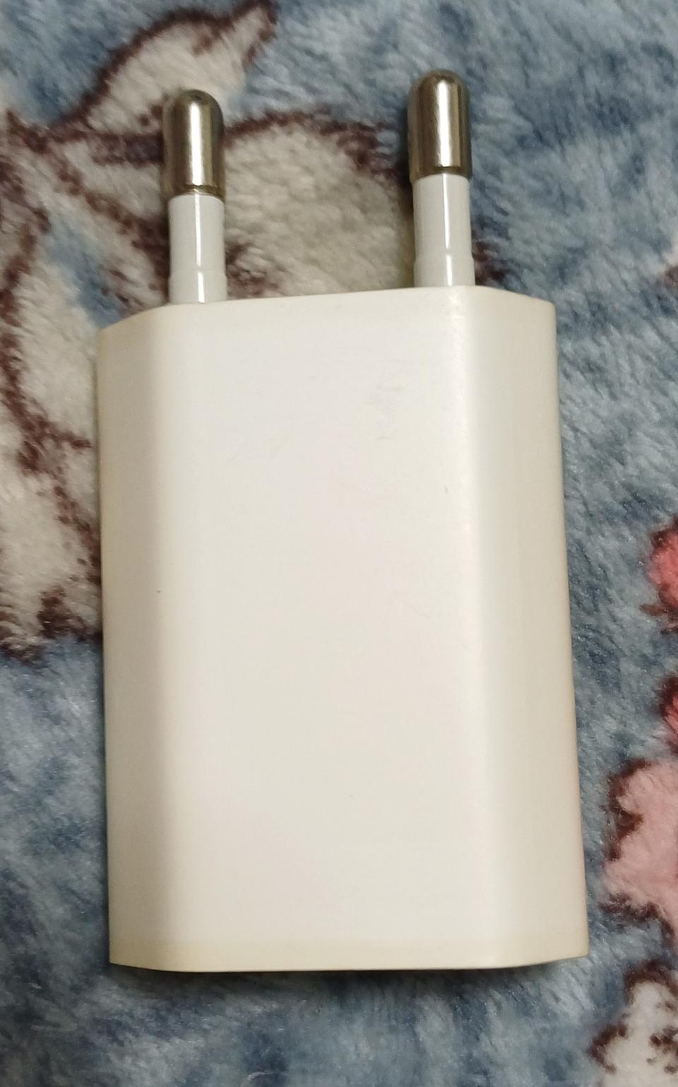 애플정품- USB 전원 어댑터 판매합니다.