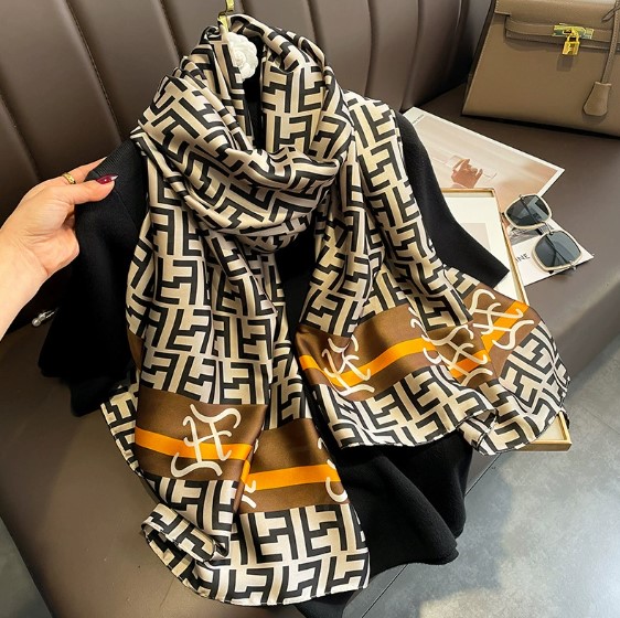 패턴 오렌지 스카프