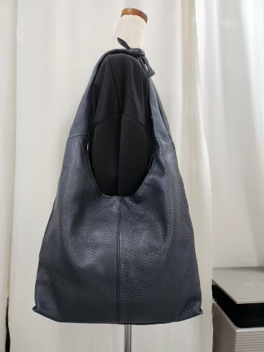 베라왕가죽숄더백43×30×11 상태최상 택포34000