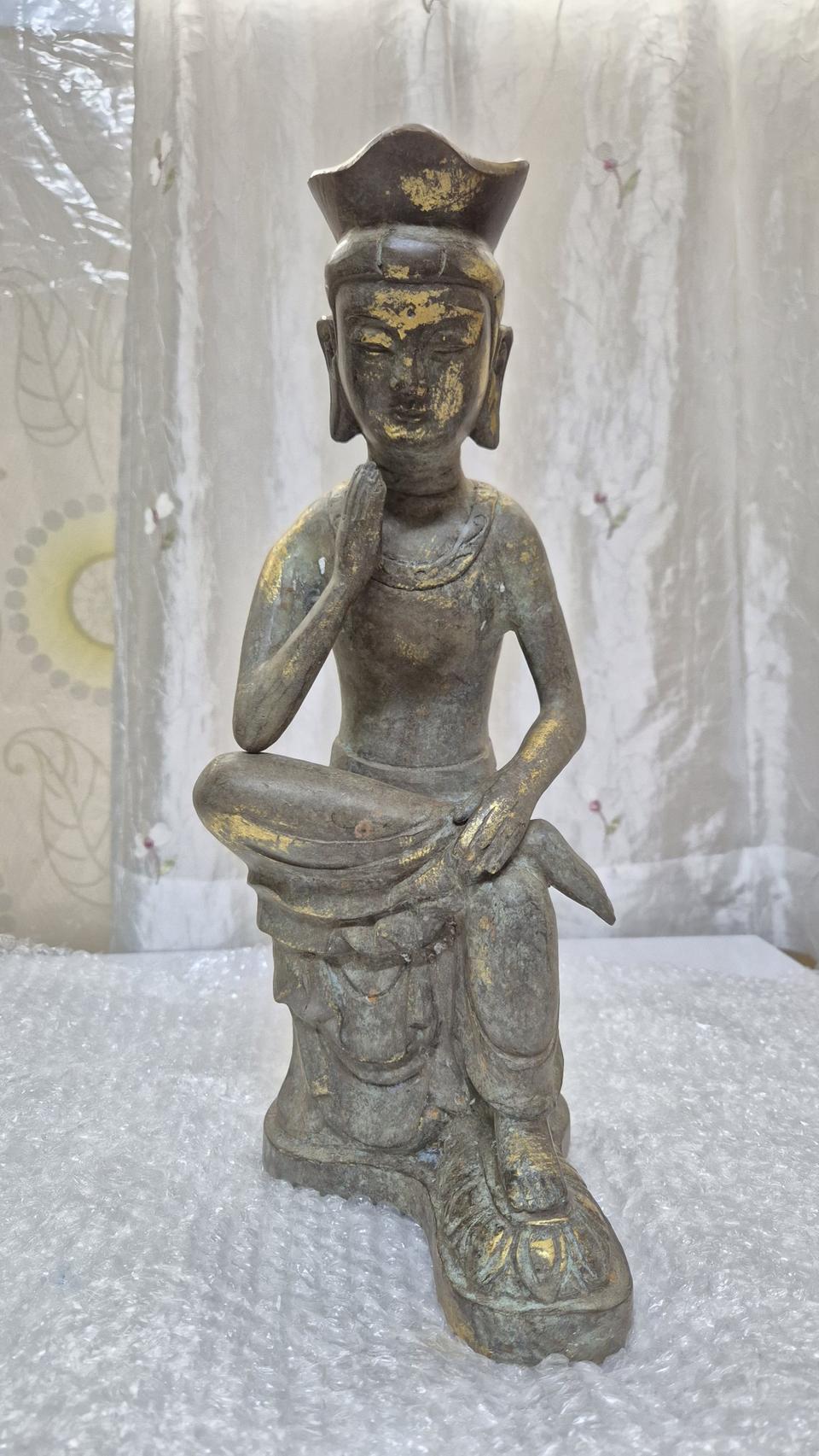 황동 반가사유상