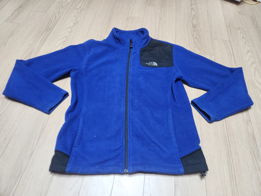 노스페이스 후리스 집업 자켓 사이즈 100 판매합니다.