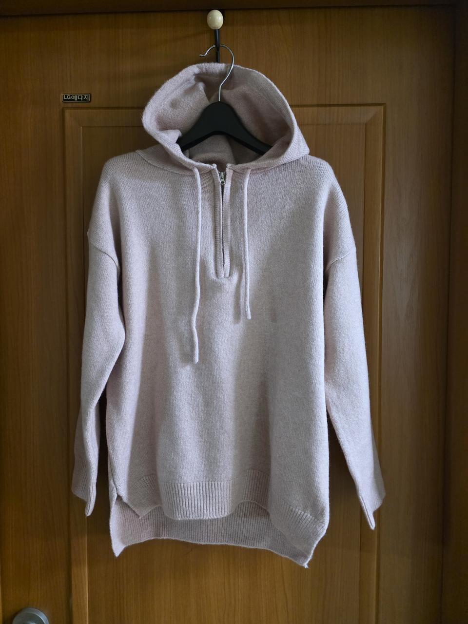 (새상품)딸기핑크빛 후드 지퍼니트