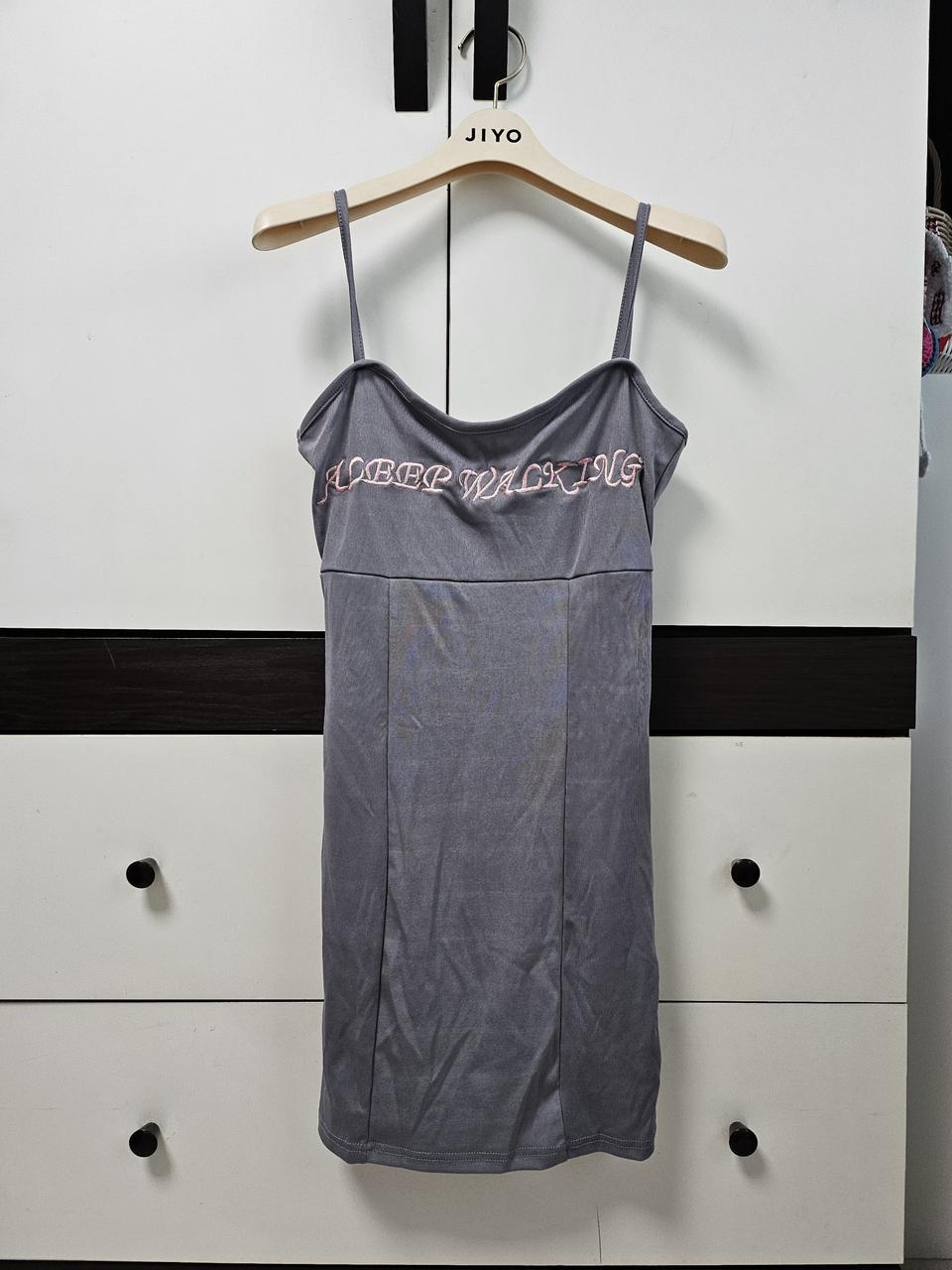 그레이 레터링 나시 원피스