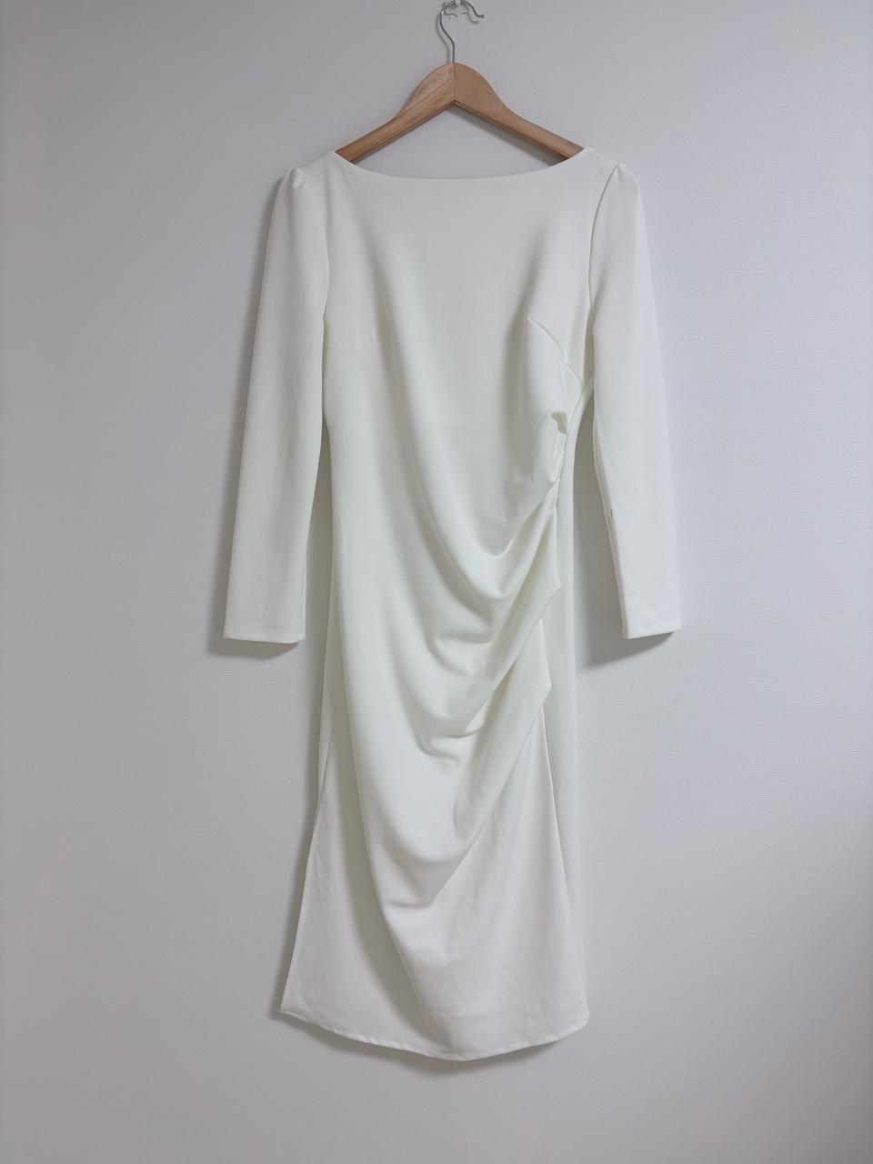 아이보리 보트넥 드레이핑 원피스